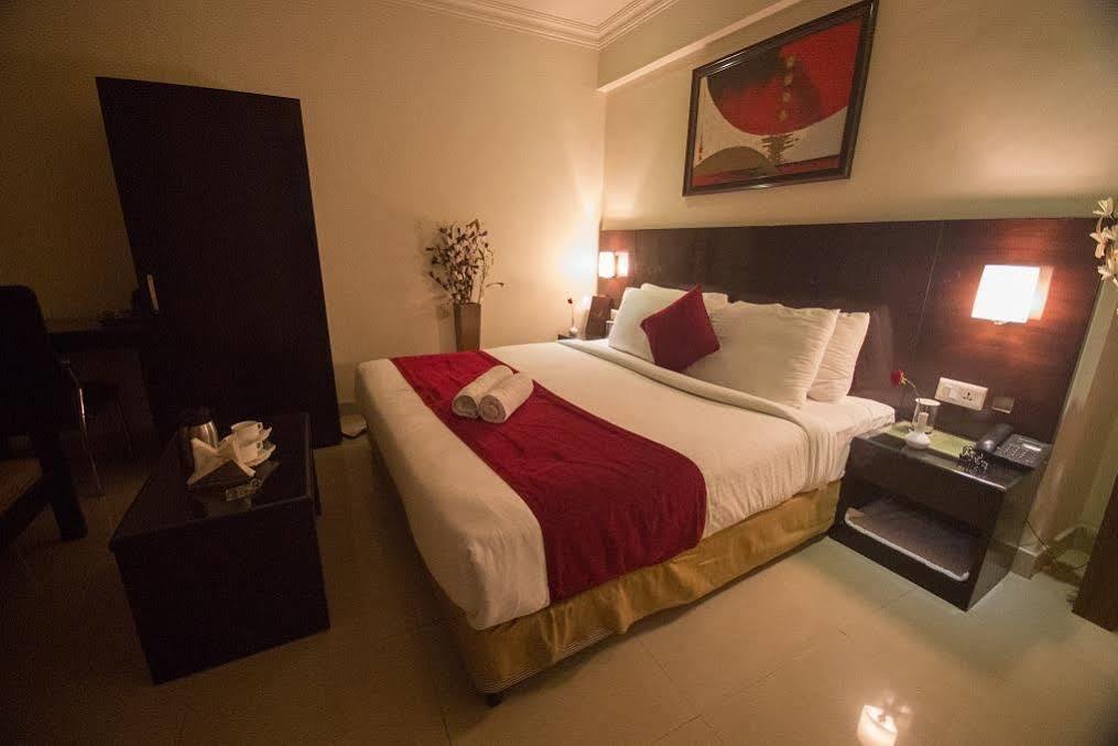 Anr Hotels Лакхнау Экстерьер фото