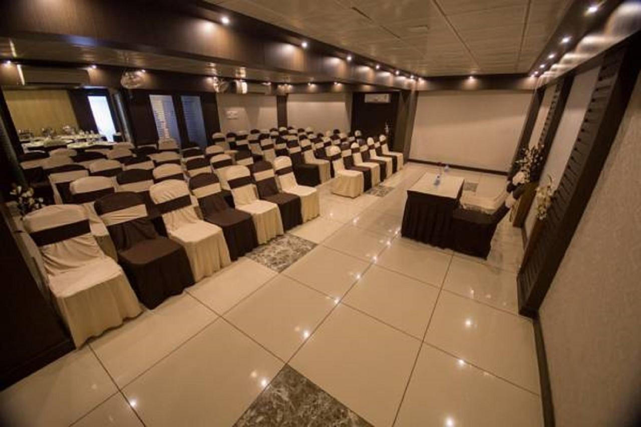 Anr Hotels Лакхнау Экстерьер фото